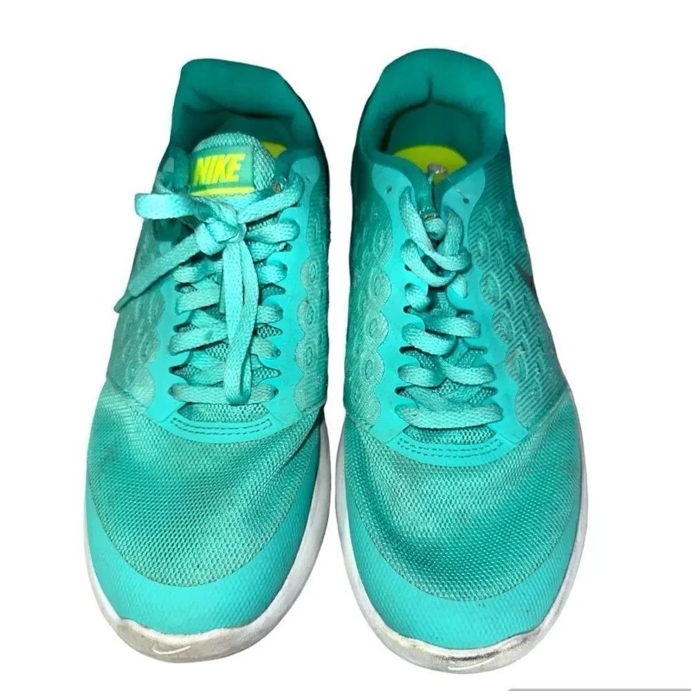 Nike shoes - Picture 2 of 5